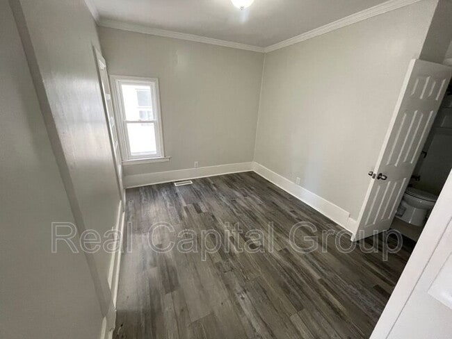 Building Photo - 1043 Helderberg Ave