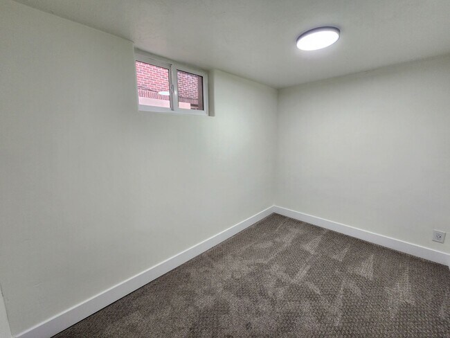 Building Photo - East Bench Luxury Bungalow - Fully Renovated and STUNNING!