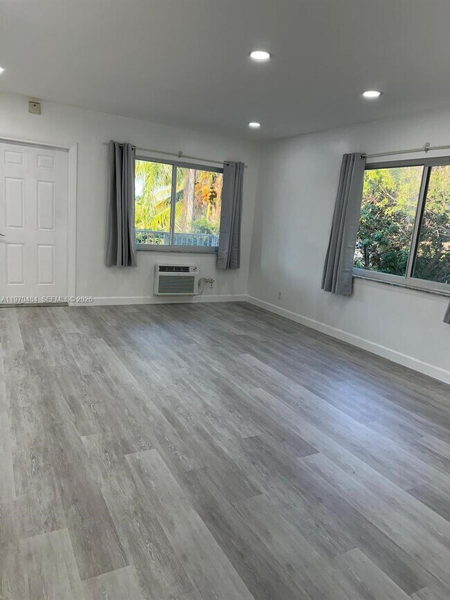 Building Photo - 2838 Madison St