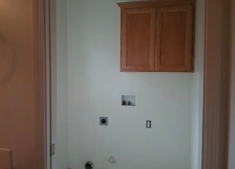 Building Photo - 824 S 8th St