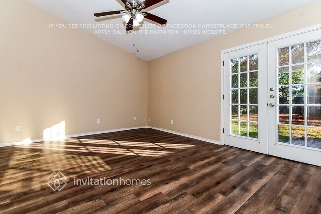 Building Photo - 8102 Kensington Dr