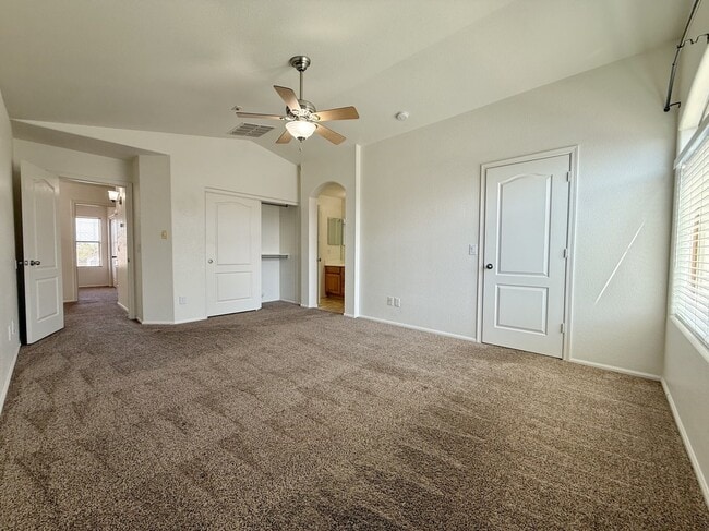 Building Photo - 4802 W Fawn Dr