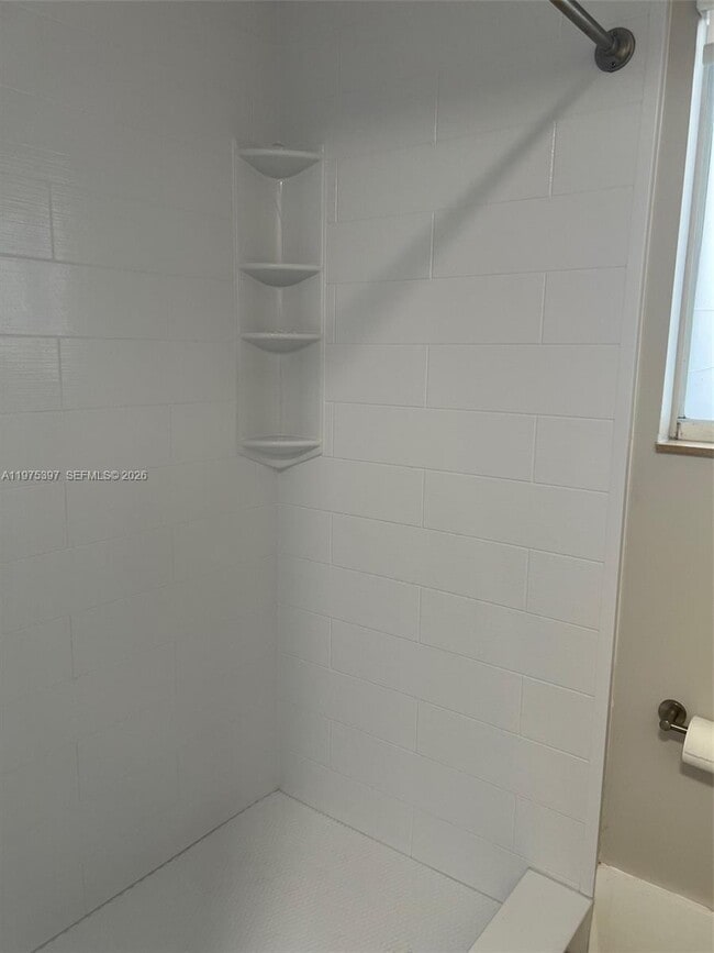 Building Photo - 1901 Johnson St