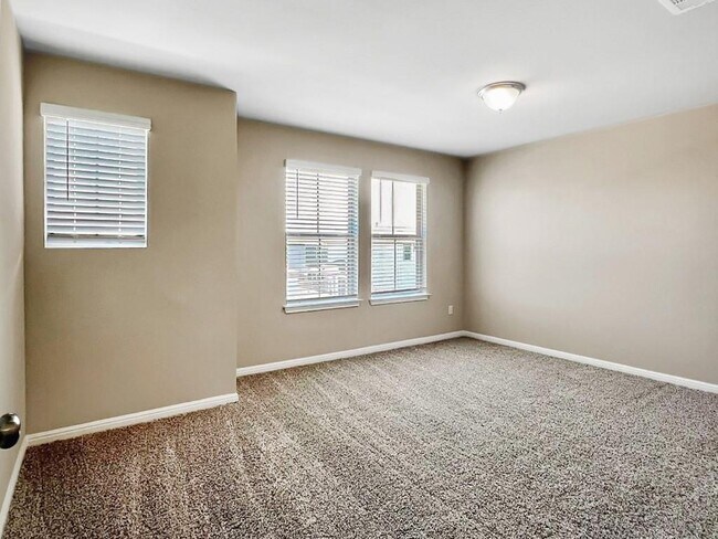 Building Photo - 2145 Arendale Dr