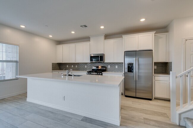 Building Photo - GORGEOUS SUMMERLIN WEST COMMUNITY**TONS OF UPGRADES*CITY AND STRIP VIEWS*COMMUNITY POOL AND SPA*