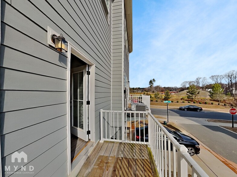 Building Photo - 10868 Overlook Mountain Dr