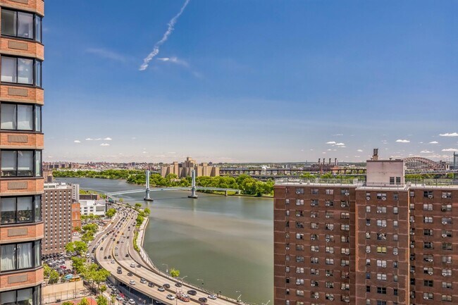 Building Photo - 345 E 93rd St