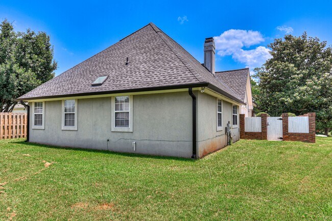Building Photo - 208 Stonington Dr