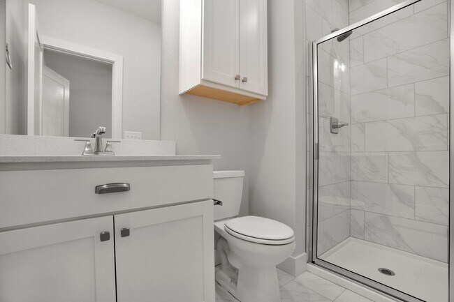 Building Photo - Beautiful 4 Bed 4.5 Bath New construction Home off of Rupple!! Pre-Leasing for Summer!