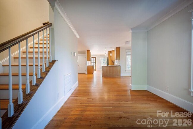 Building Photo - 435 Walnut Ave