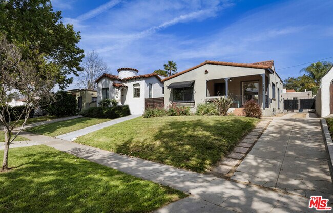 Building Photo - 3659 Glenfeliz Blvd