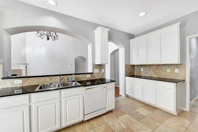 Building Photo - 2510 Pine Brook Dr