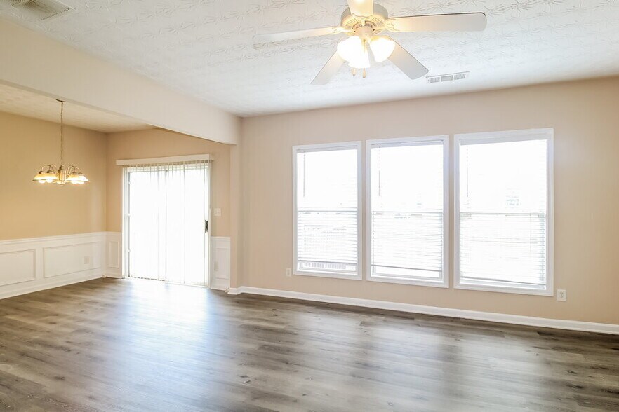 Building Photo - 411 Pondweed Dr