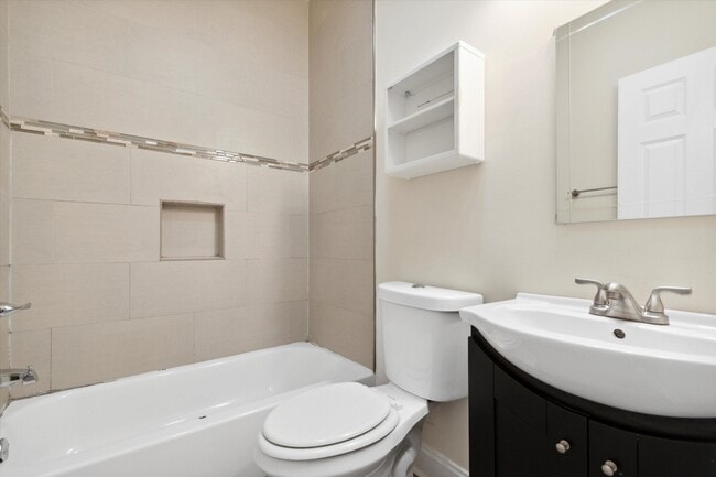 Building Photo - 1424 Willington St