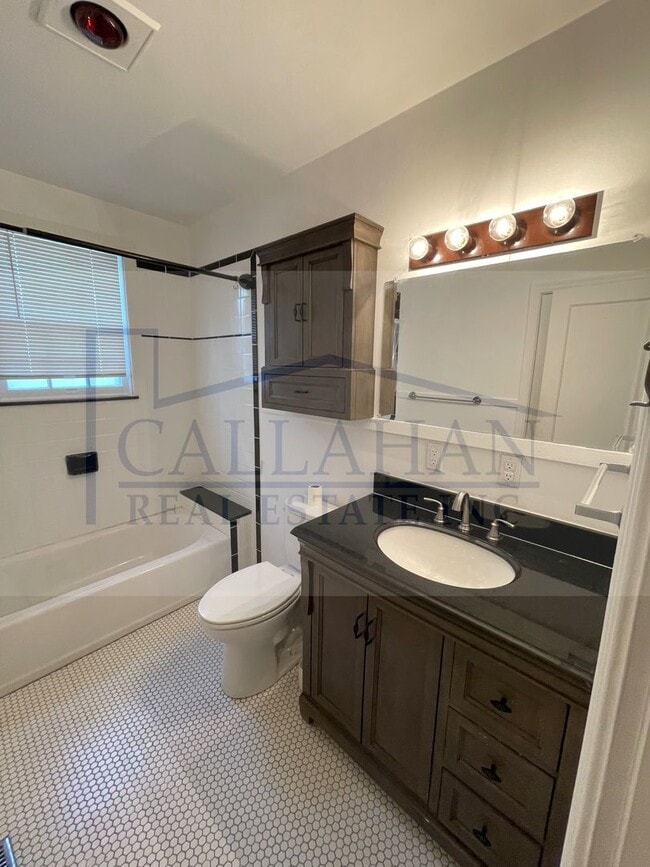 Building Photo - Park Hill 3 bedroom Home