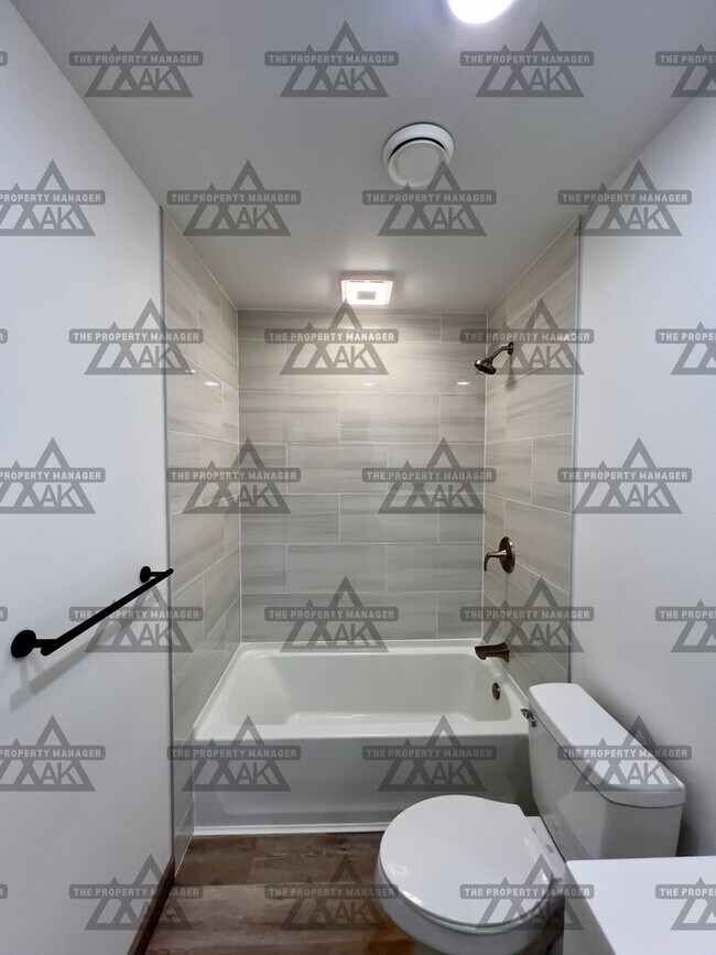 Building Photo - Beautiful 3-Bedroom, 2-Bath Home in North ...