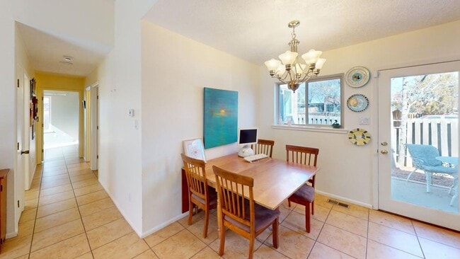 Building Photo - Gardeners dream