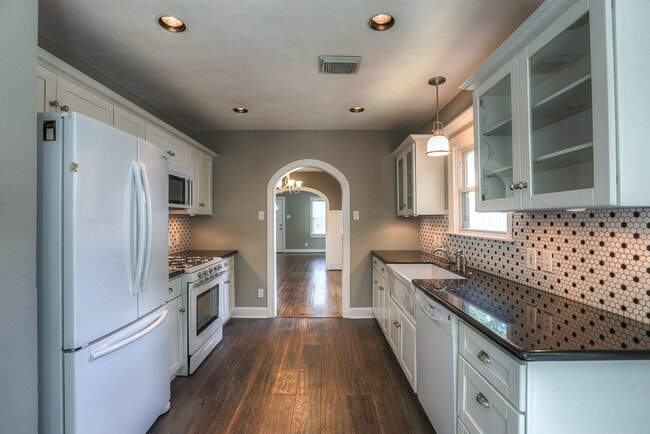 Building Photo - 926 Dorothy St