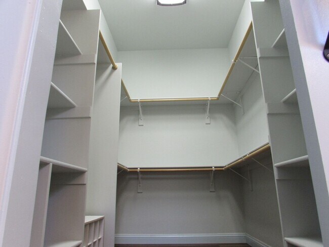 Building Photo - Beautify 3 bed 2 bath home!