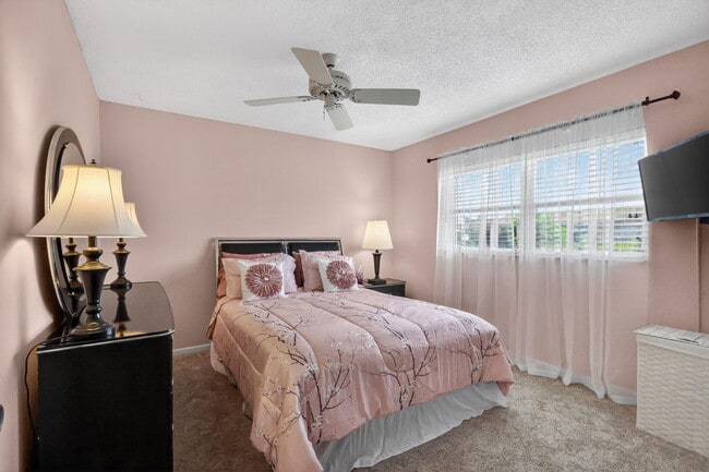 Building Photo - 6357 Overland Dr