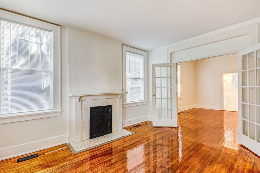 Building Photo - 521 E 37th St