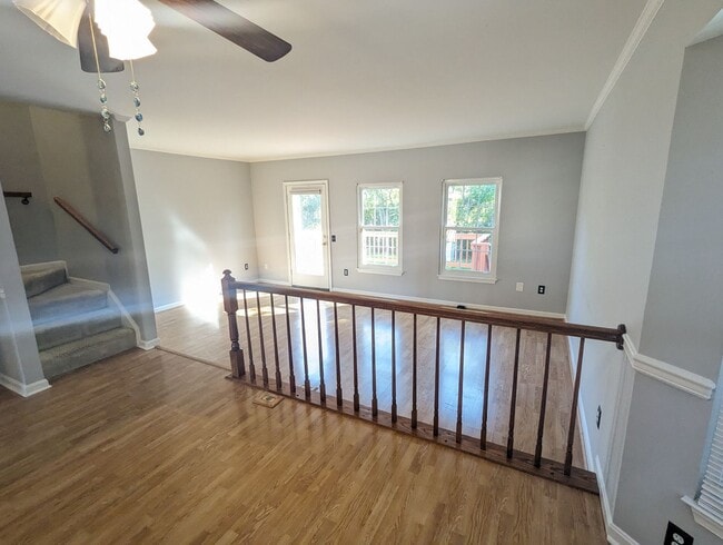 Building Photo - END UNIT townhouse in Ballenger Creek neig...