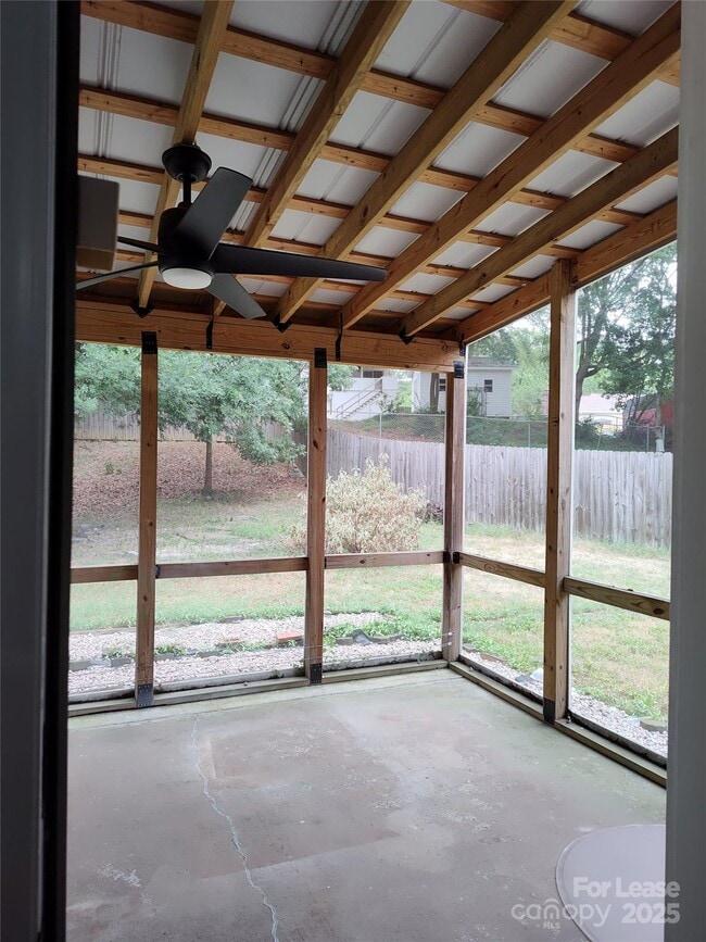 Building Photo - 8526 Timbercrest Cir