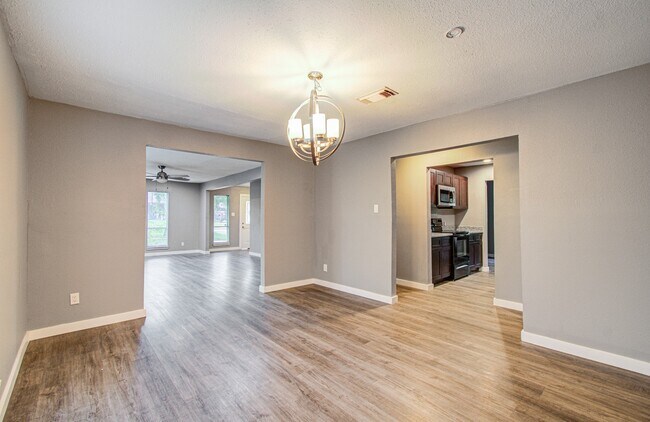 Building Photo - 2554 River Ridge