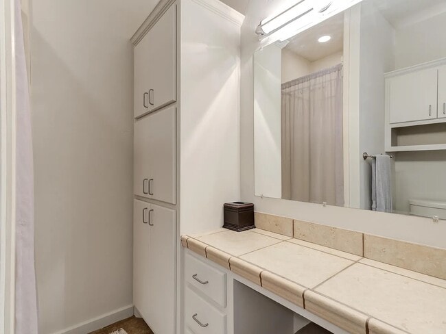 Building Photo - 46 Bonita Vista Dr