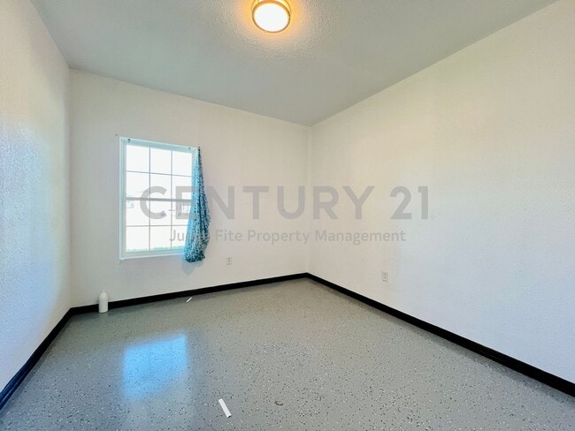 Building Photo - Unique 5/2 with 4 Car Carport in Azle For ...