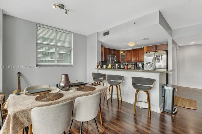 Building Photo - 1250 S Miami Ave