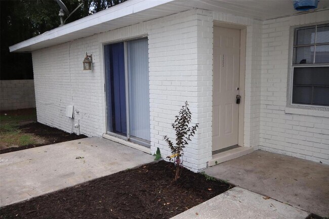 Building Photo - 3253 Bloomingdale Villas Ct