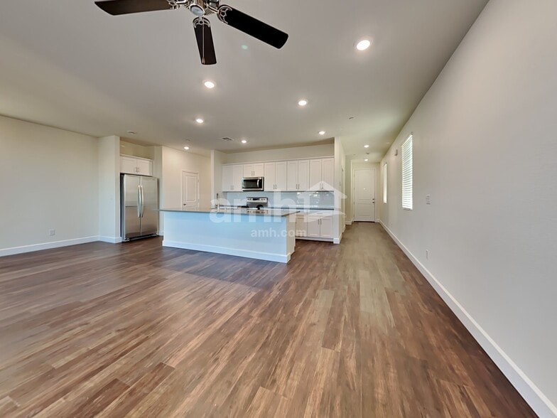 Building Photo - 274 Yasmin Daylily Pl