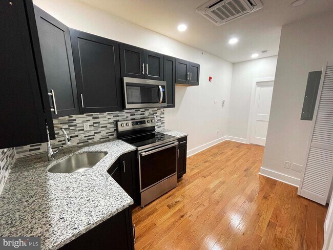 Building Photo - 309 S 60th St