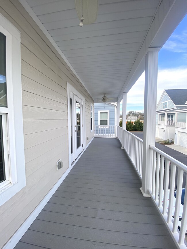 Building Photo - 137 Marblehead Dr