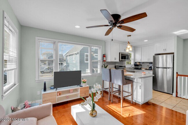 Building Photo - 1202 D St