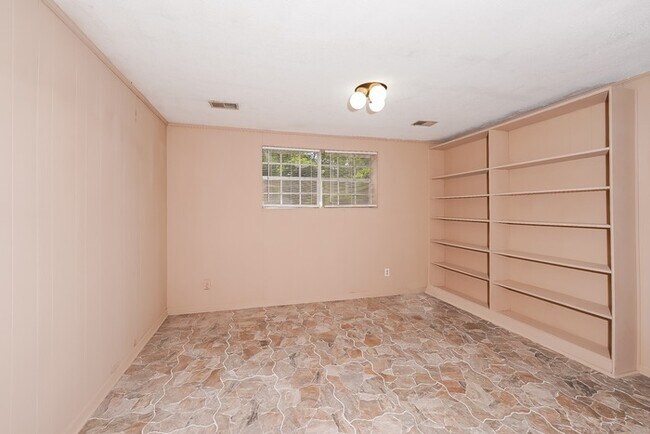 Building Photo - 1922 Ridgemont Road