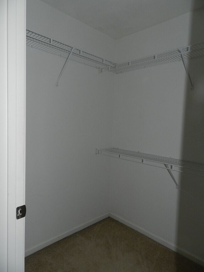 Building Photo - 222 Settlers Pass