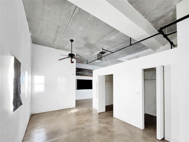 Building Photo - 200 E Dania Beach Blvd