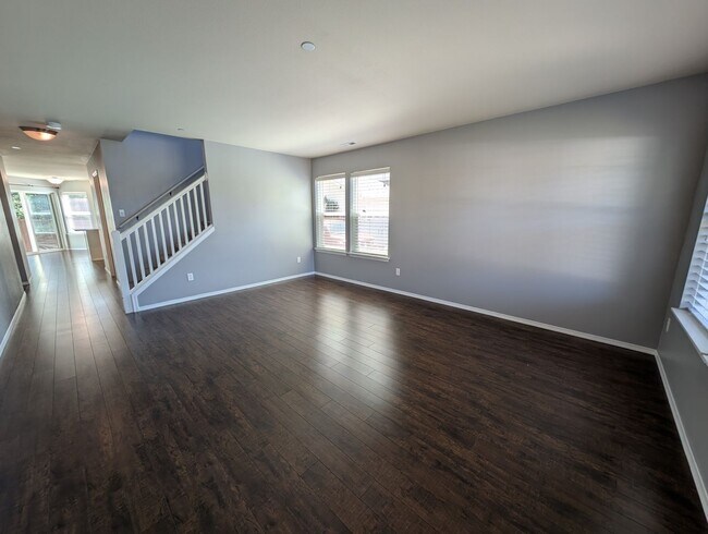 Building Photo - 4 Bedroom, 2.5 Bath DuPont Home!