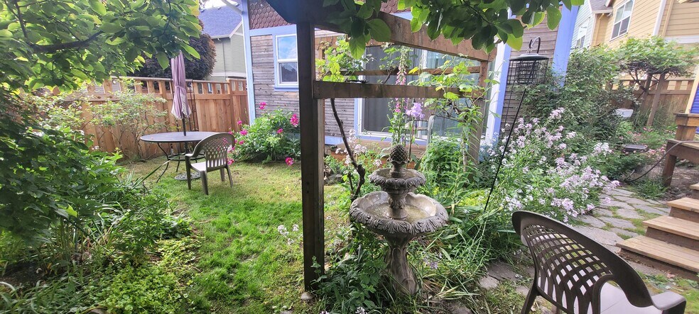 Building Photo - 3733 N Michigan Ave