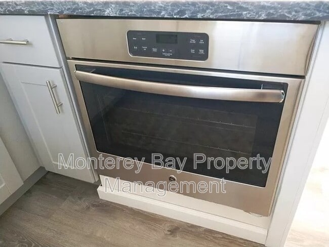 Building Photo - 650 Spencer St