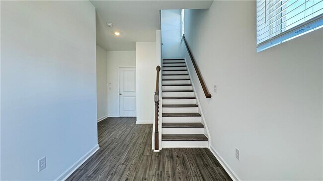 Building Photo - 9 Peeples Dr