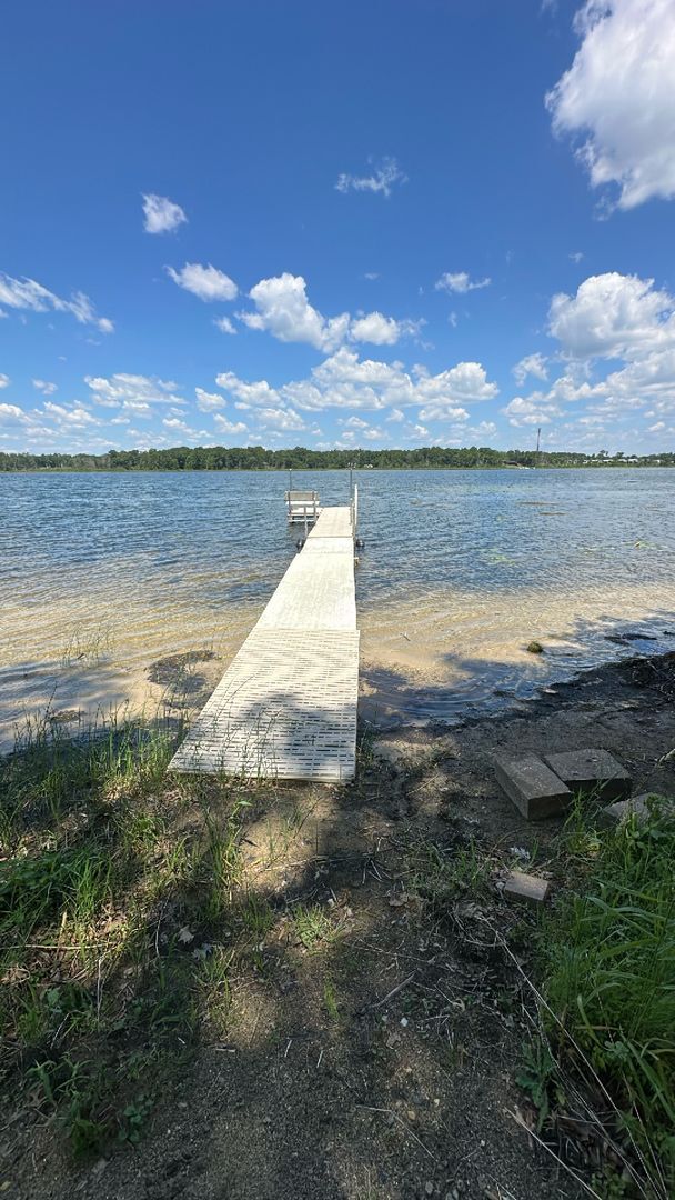 Building Photo - 3 Bedroom Plus loft, 1-3/4 Bathrooms Home in Brainerd, MN on Lake Hartley