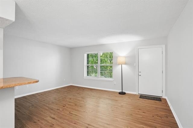 Building Photo - 2700 Whitney Pl