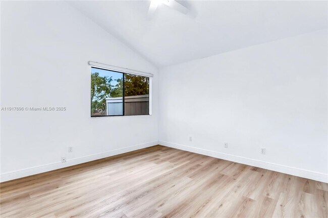 Building Photo - 617 NW 132nd Terrace