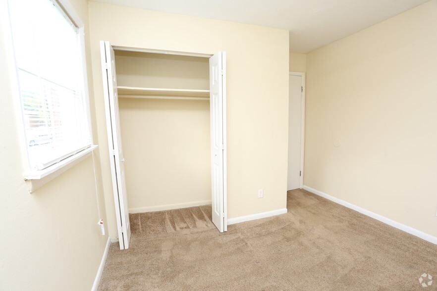 1BR, 1BA - 800 SF - Preston Oaks