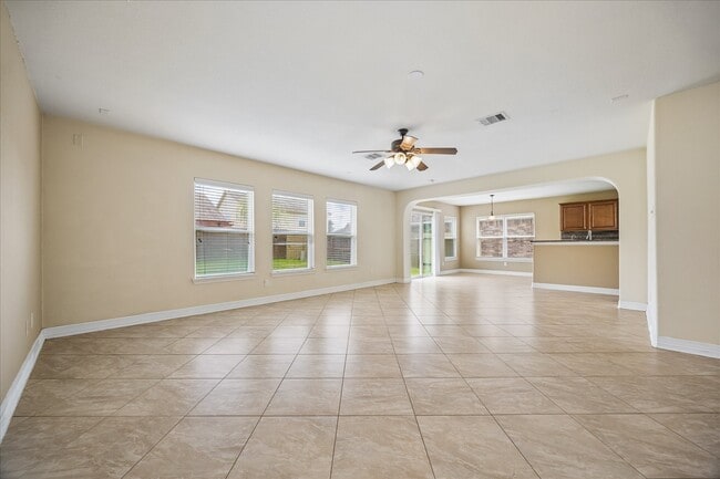 Building Photo - 10108 Hidden Creek Falls Ln