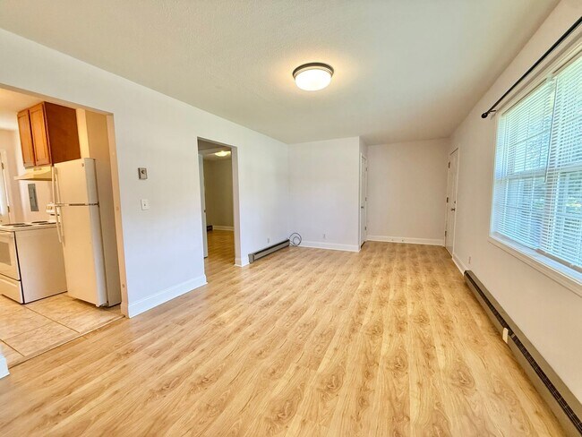 Building Photo - 838 Cherry St