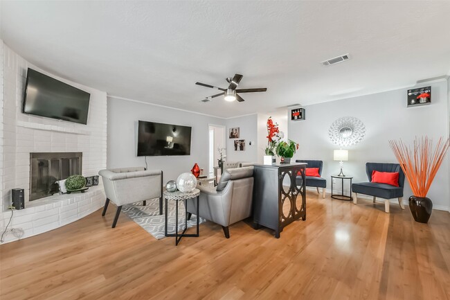 Building Photo - 3205 Brookhurst Ln